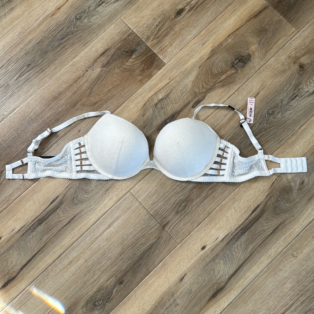 NWT VS Bra